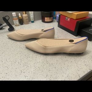 EUC—Rothy’s Size 7 Ecru Points